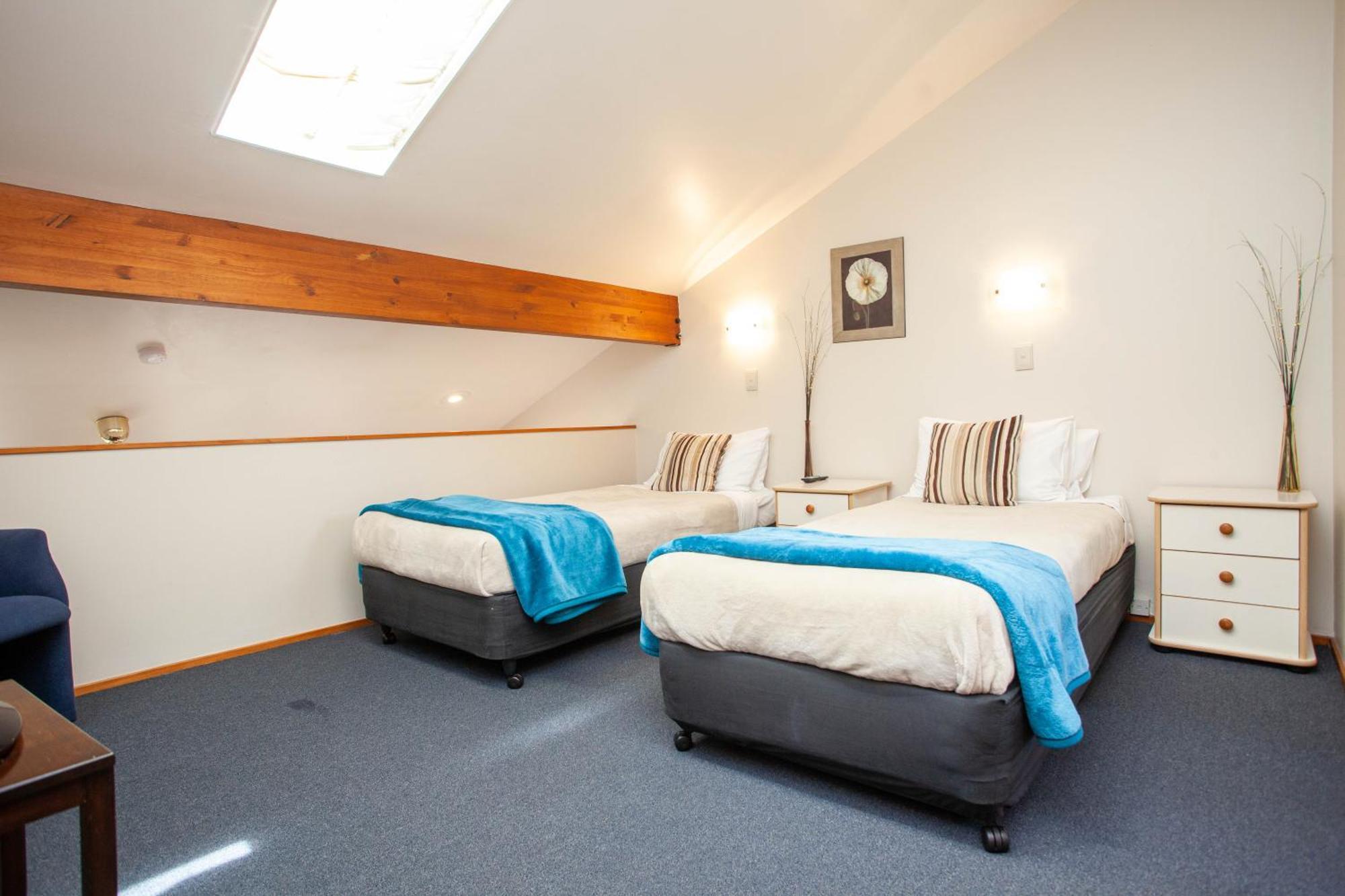 Cascades Lakefront Motel Lago Lago Taupo Habitación foto A room at the hotel