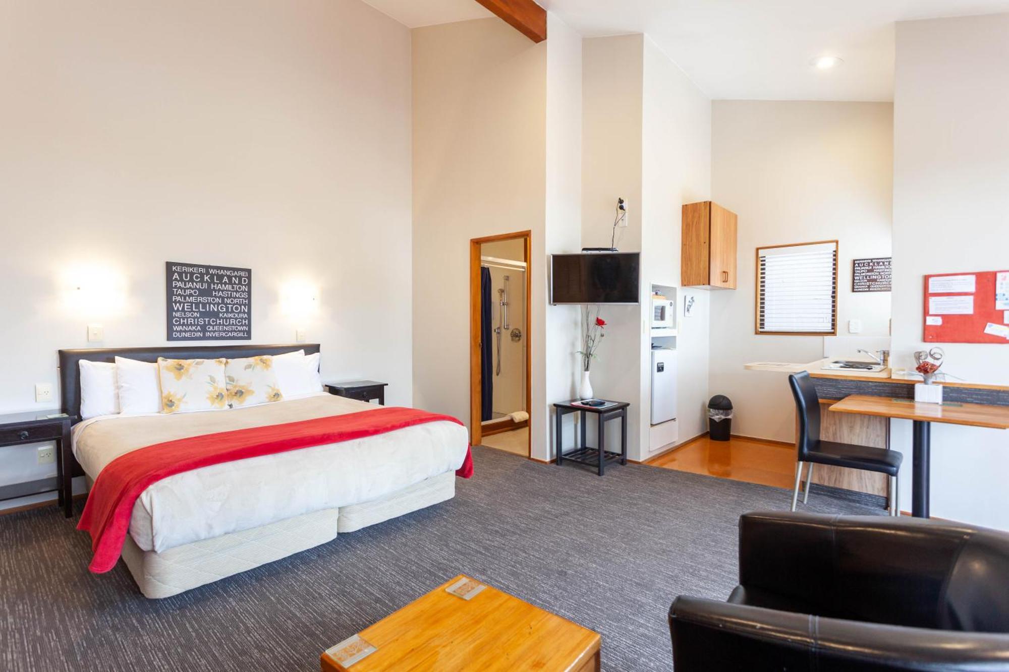 Cascades Lakefront Motel Lago Lago Taupo Habitación foto A studio apartment in New Zealand